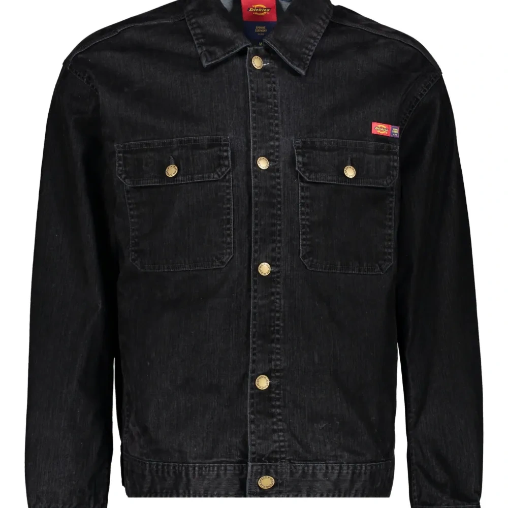 Джинсовая куртка с карманами