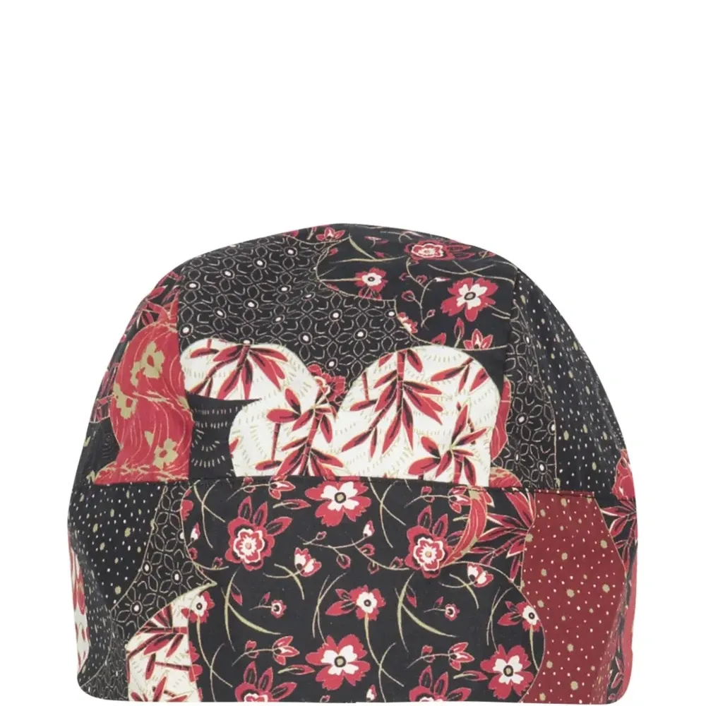 шапка с принтом