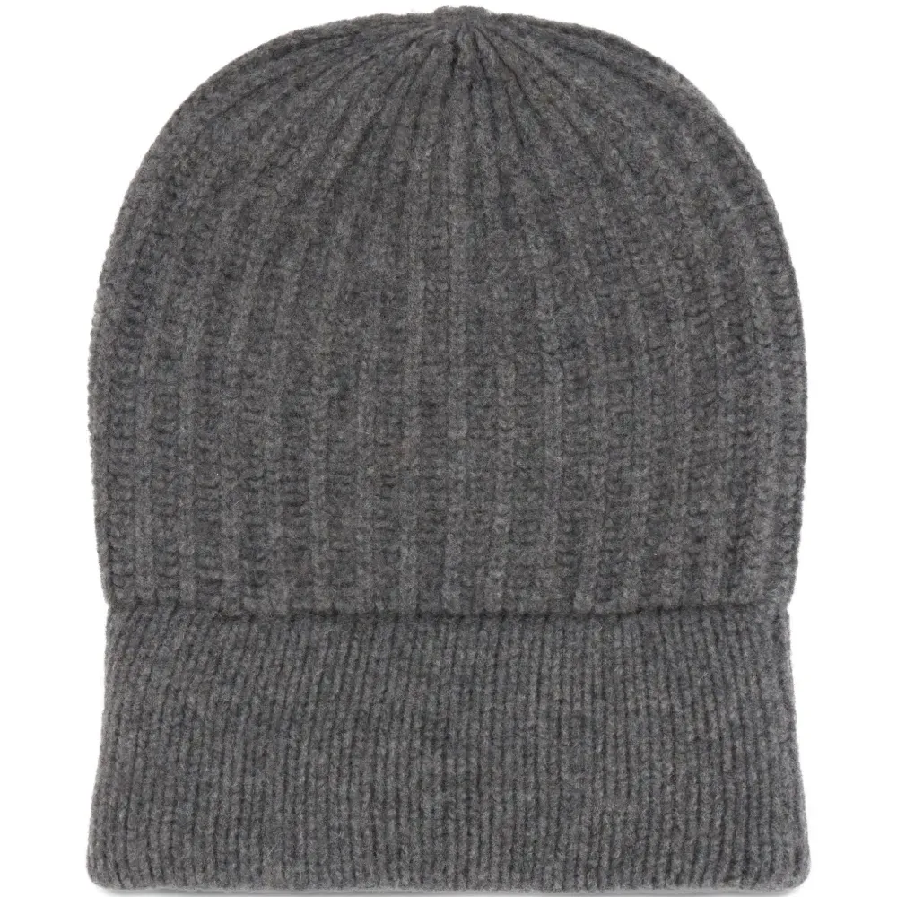 Вязаная шапка с логотипом