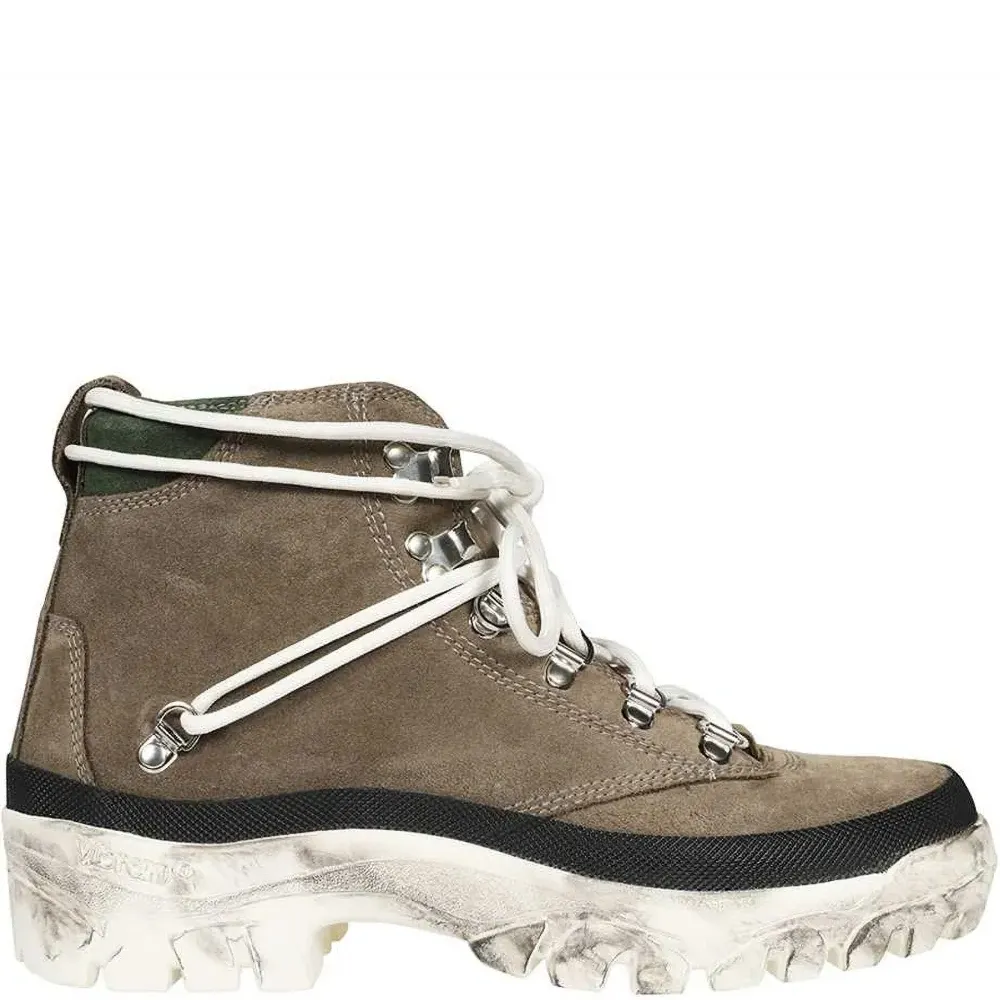 Ботинки на шнуровке