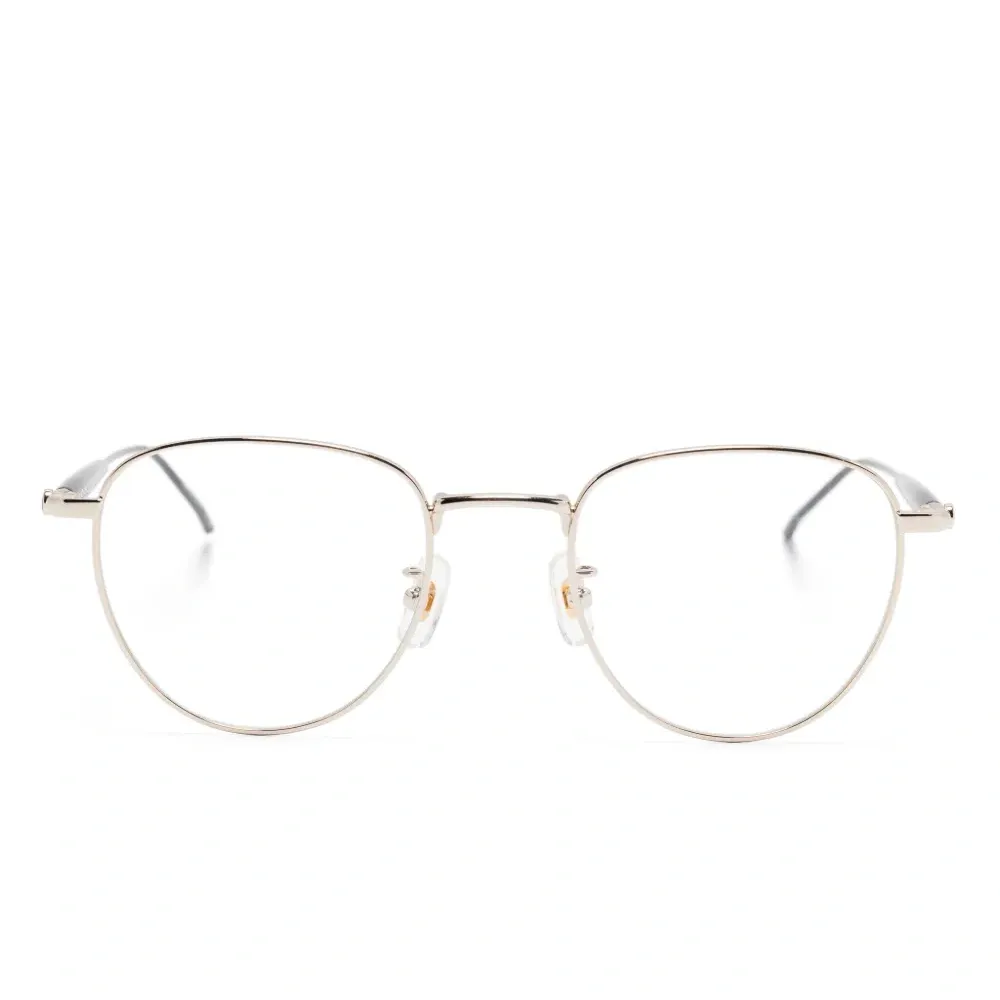 Очки в овальной оправе