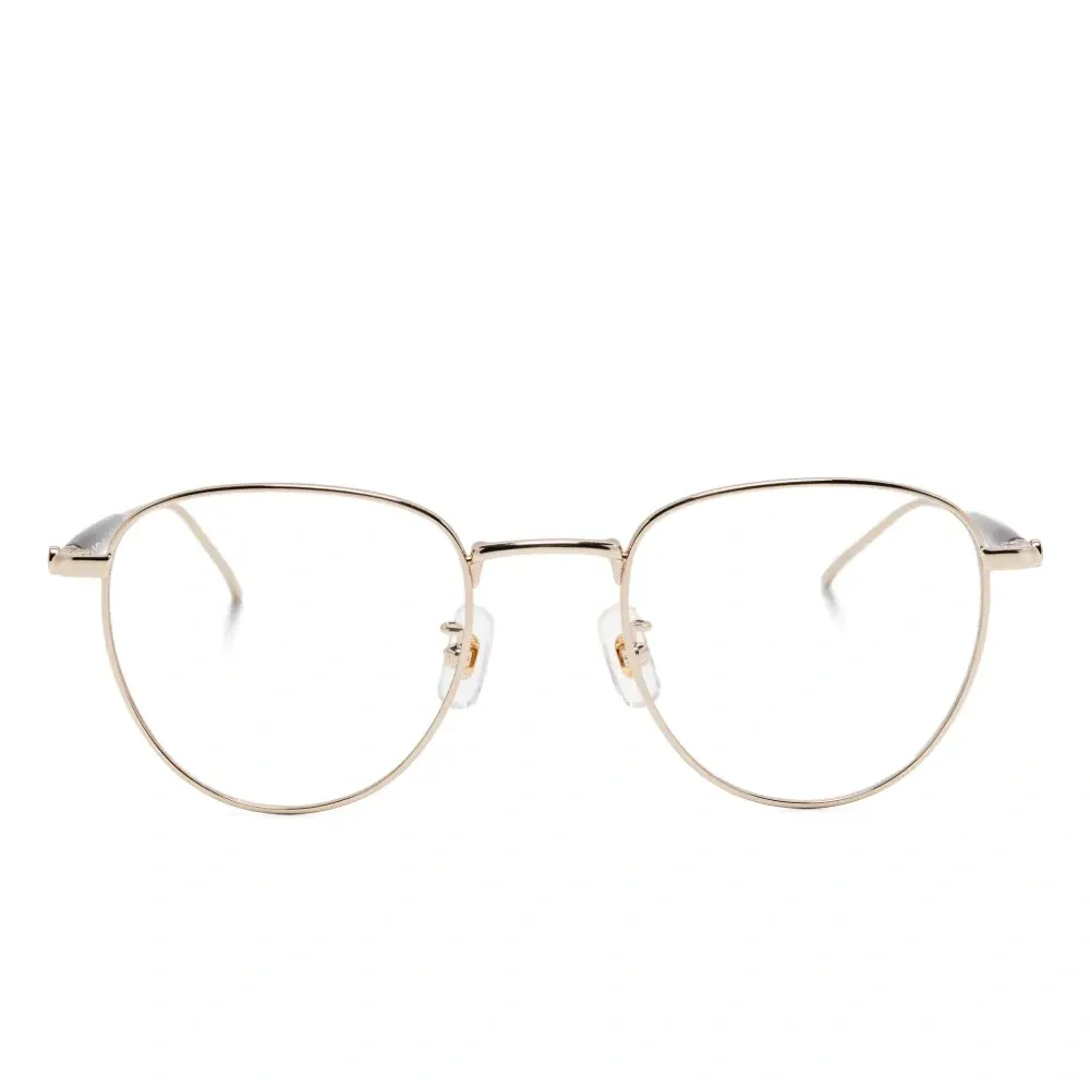 Очки в овальной оправе