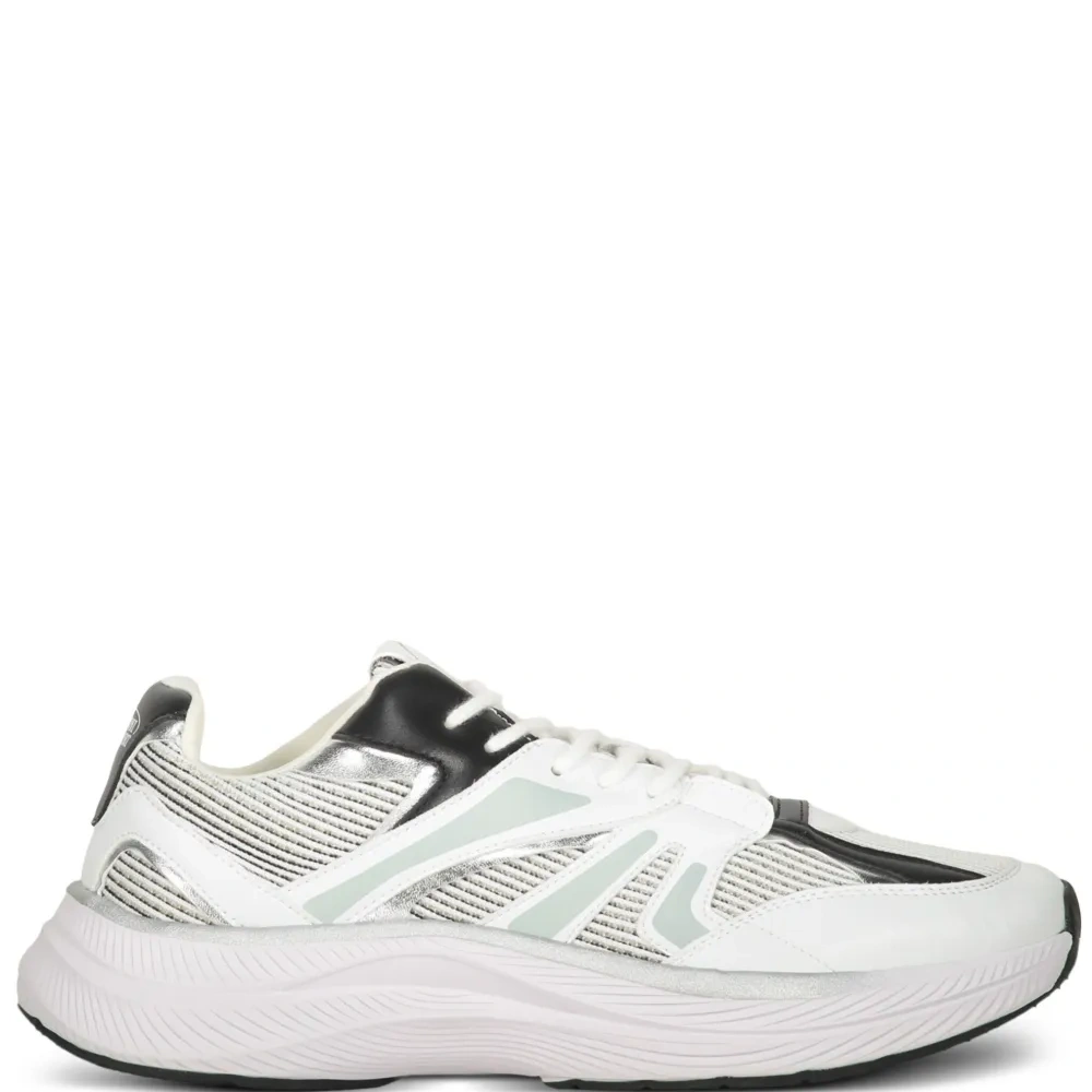 Кроссовки с логотипом