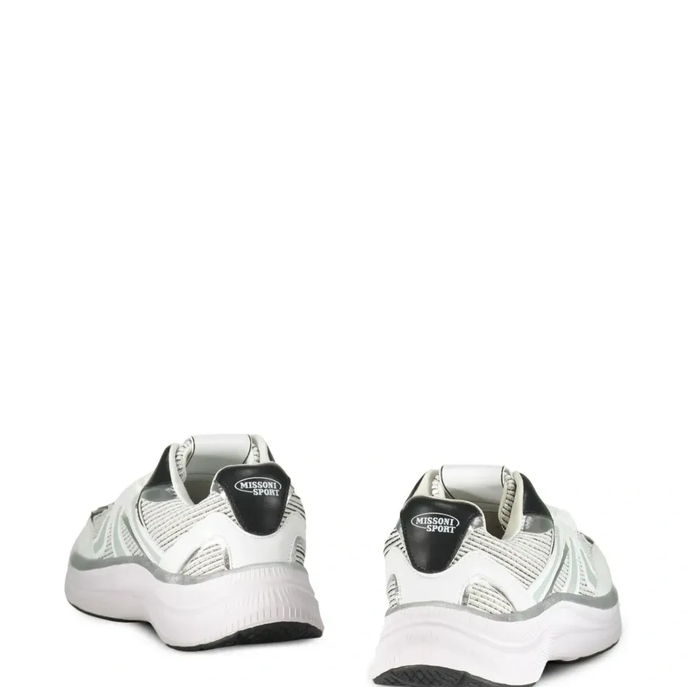 Кроссовки с логотипом