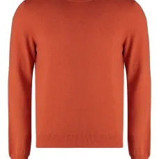 Свитер с круглым вырезом