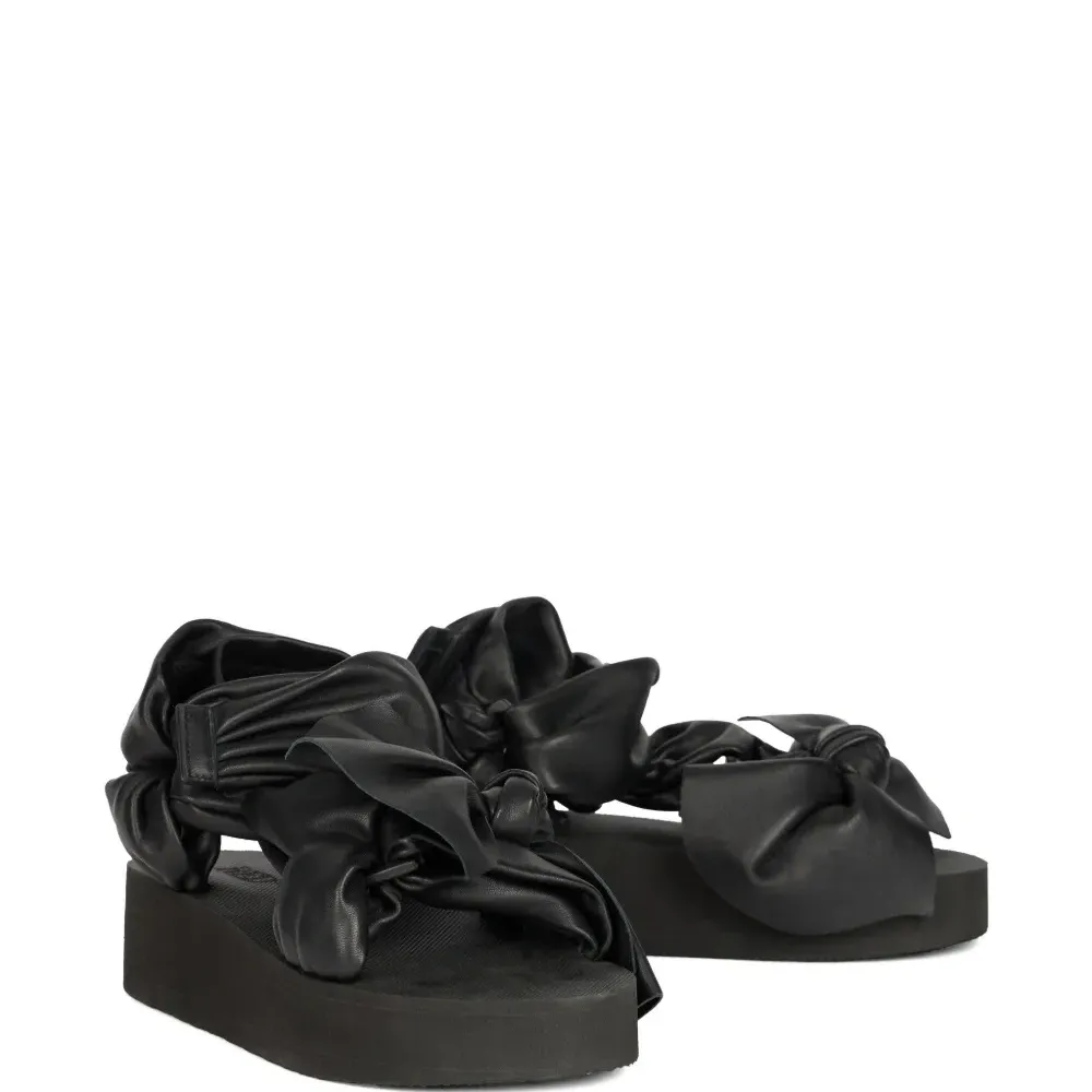 Босоножки на платформе с узлом