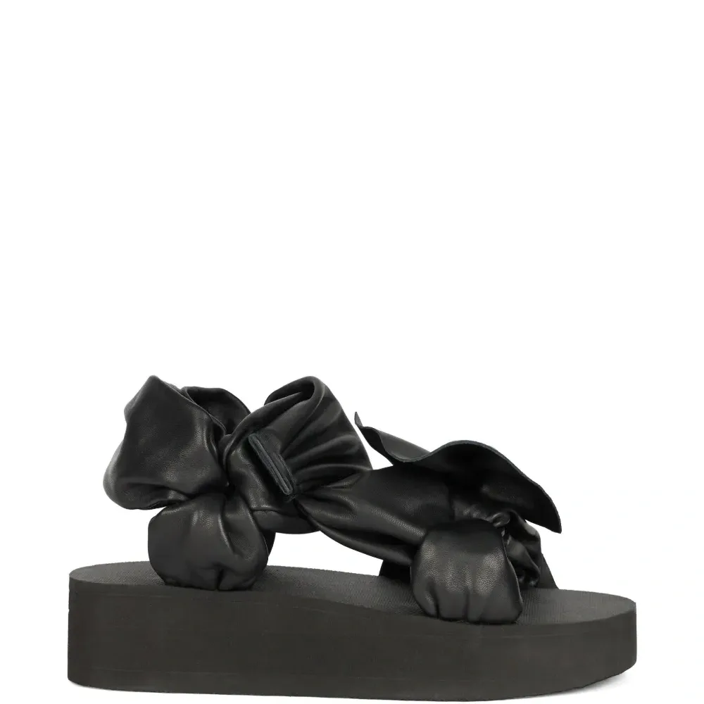 Босоножки на платформе с узлом