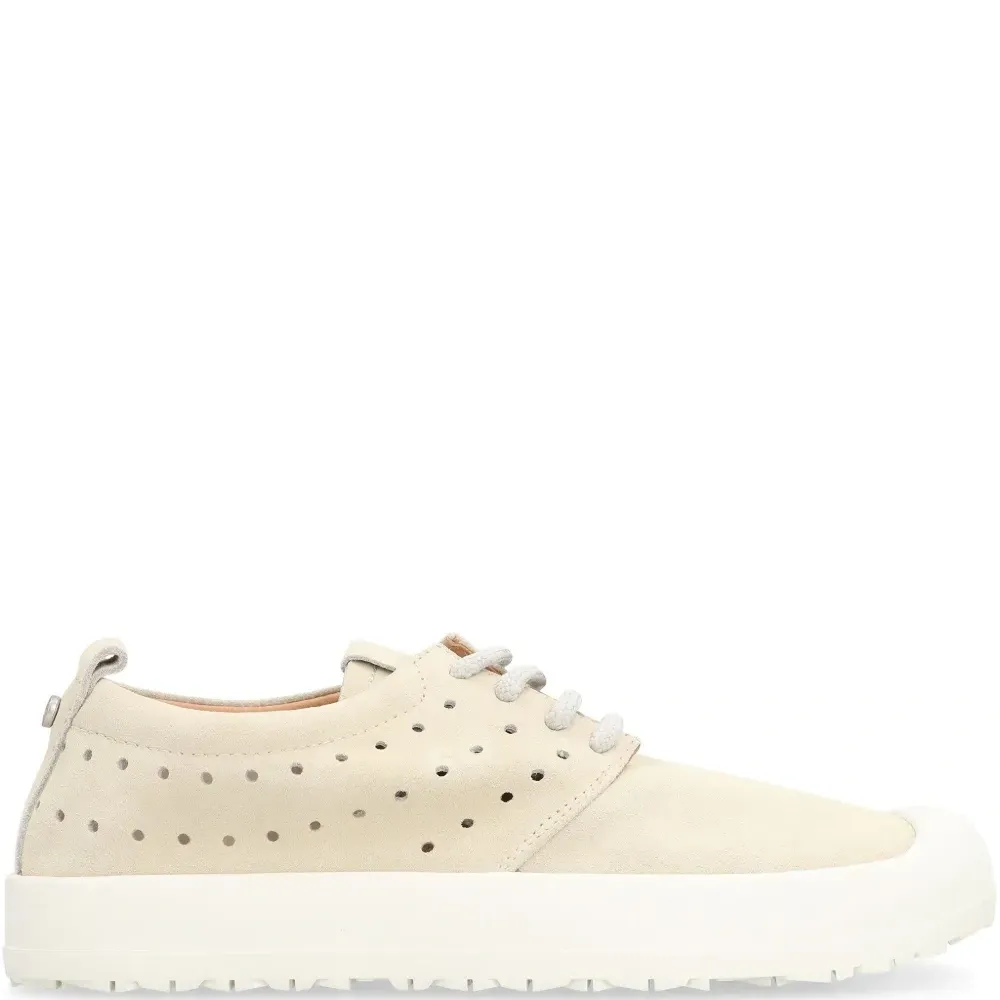 кроссовки на шнуровке