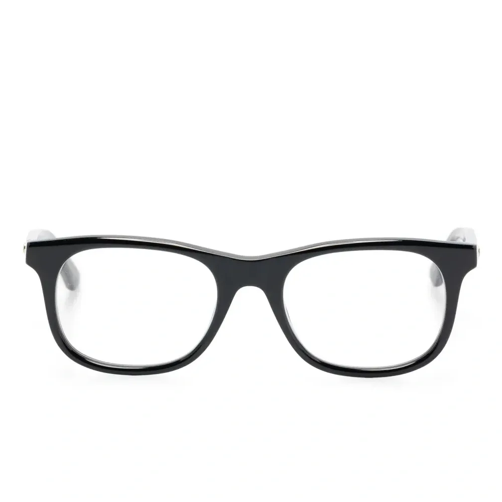 Очки в квадратной оправе