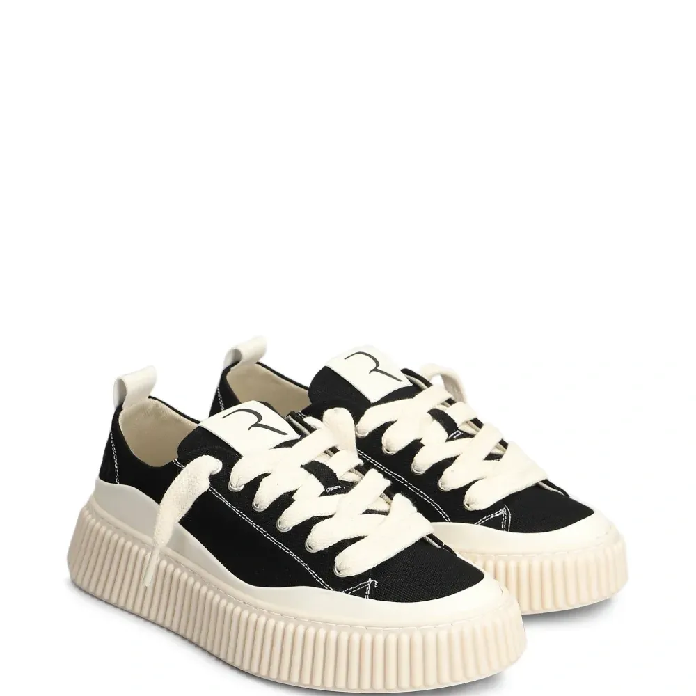 Кеды из канваса