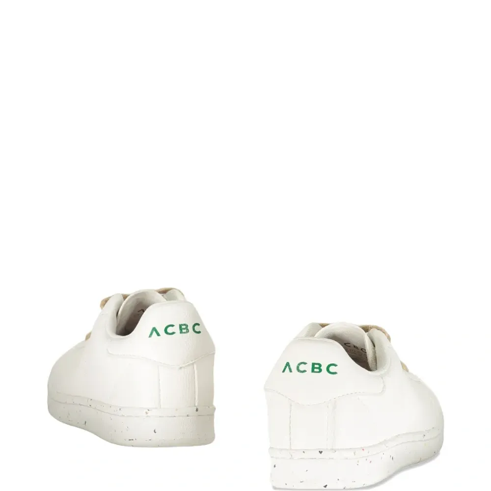 Кроссовки с логотипом