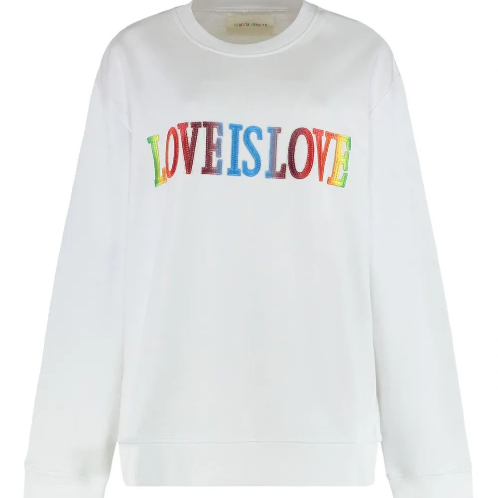 Толстовка с вышивкой