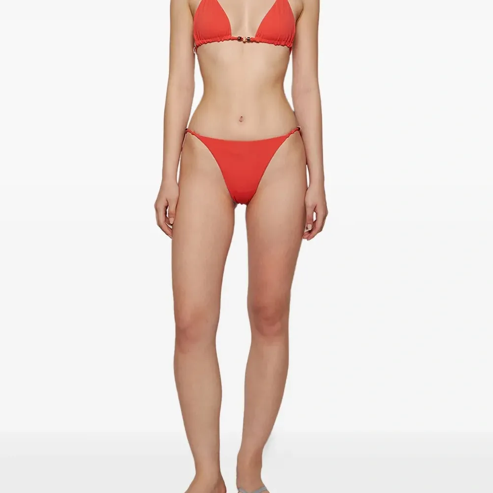 Бикини с треугольными чашками Бикини с треугольными чашками