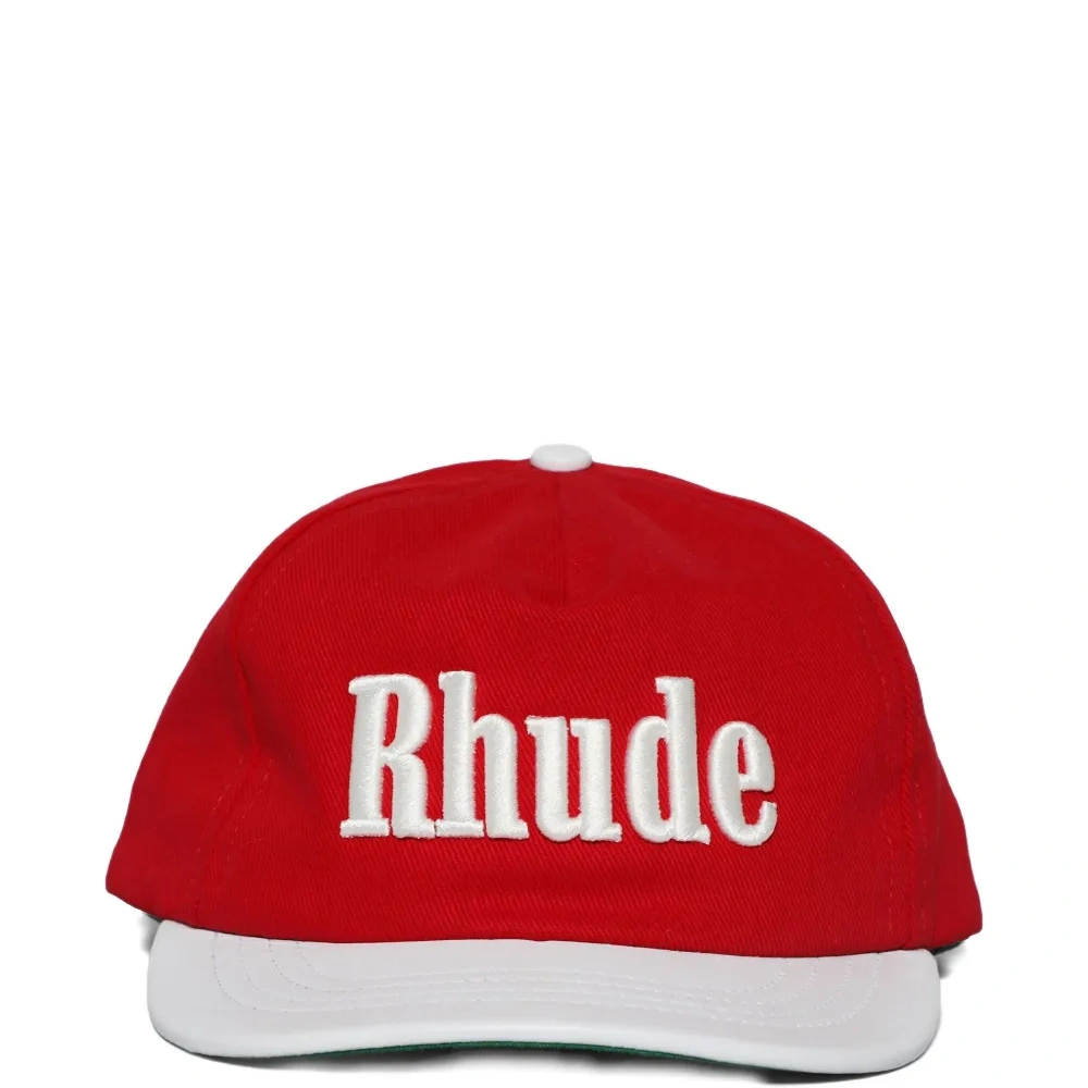 Кепка с вышитым логотипом