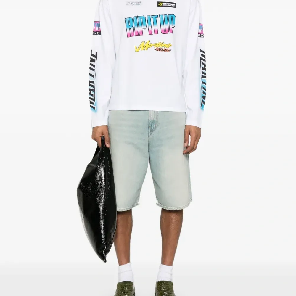 Футболка с воротником-воронкой