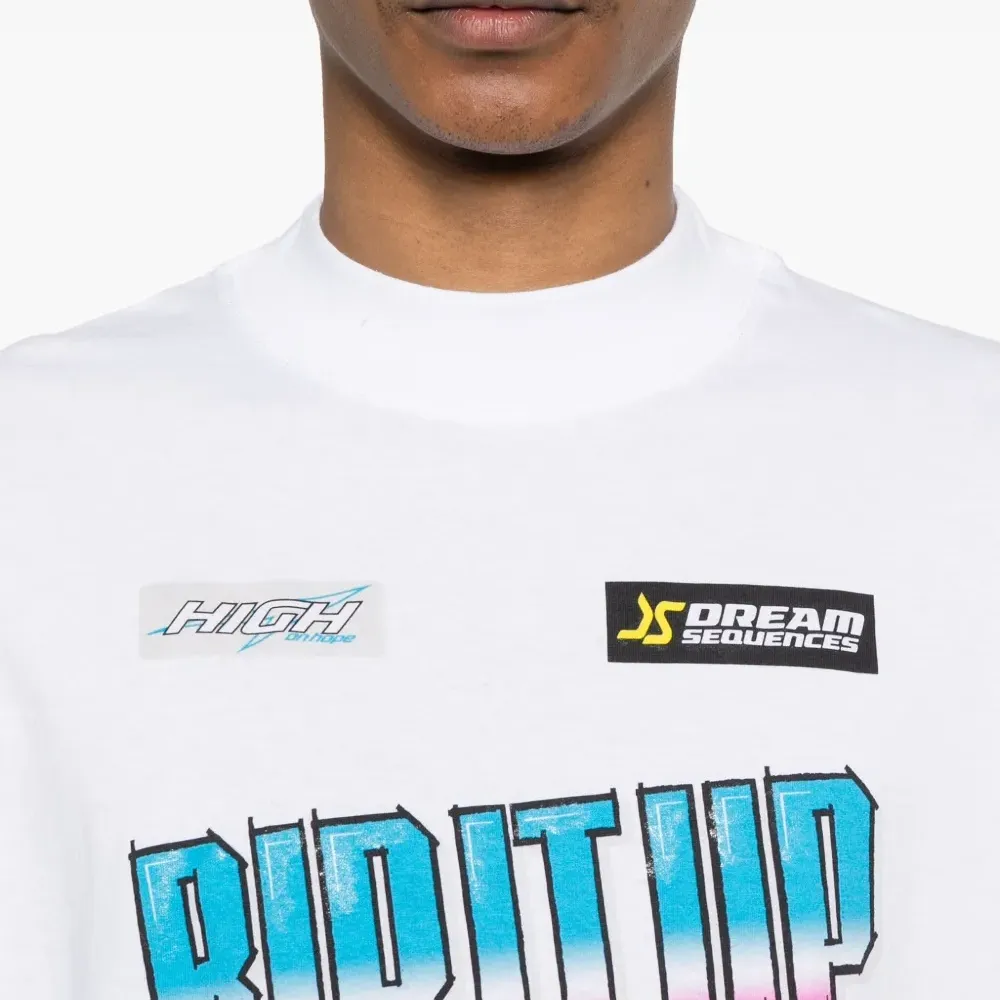 Футболка с воротником-воронкой