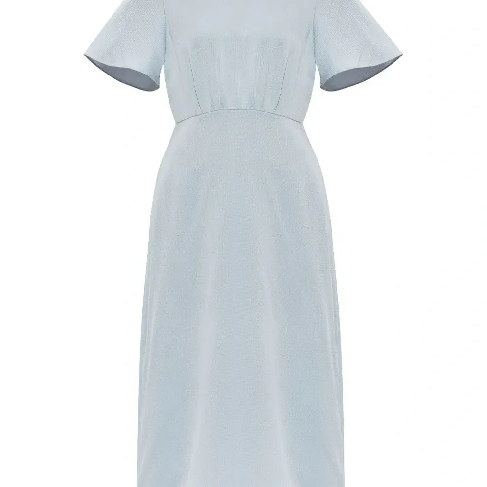 Платье с короткими рукавами