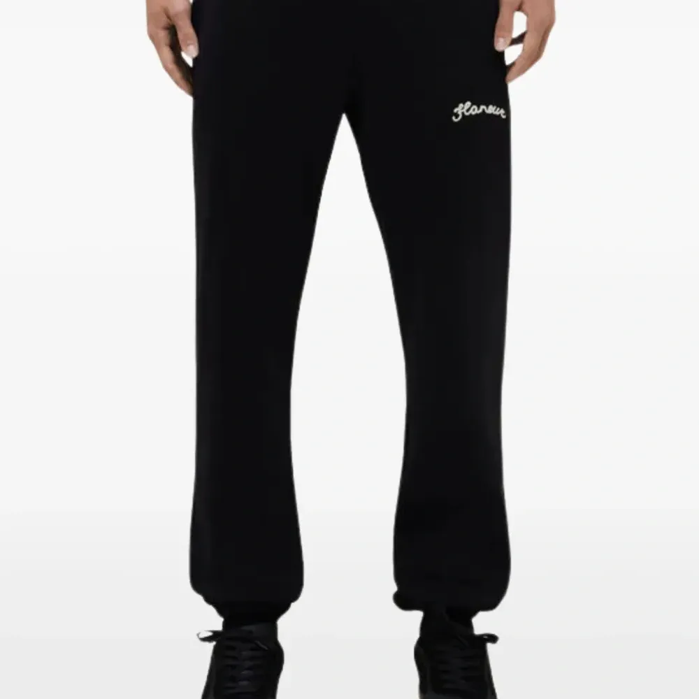 спортивные брюки с вышивкой спортивные брюки с вышивкой