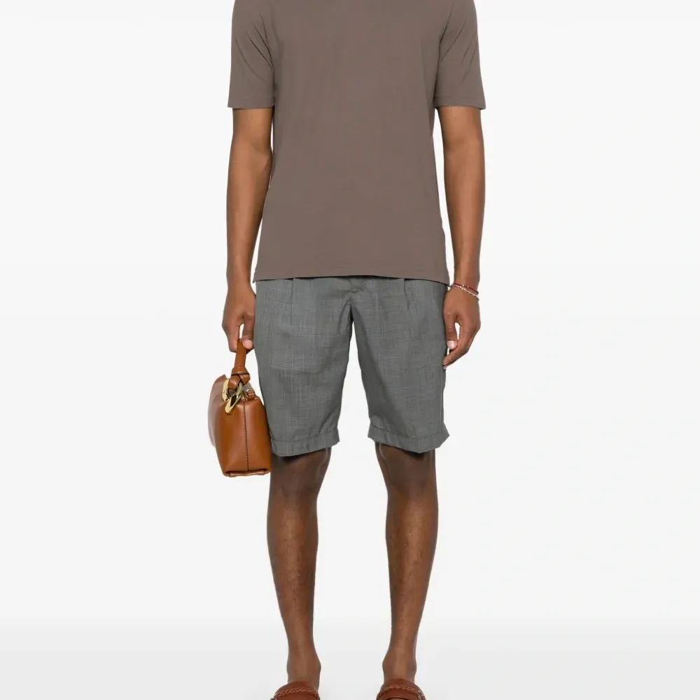 Футболка с круглым вырезом