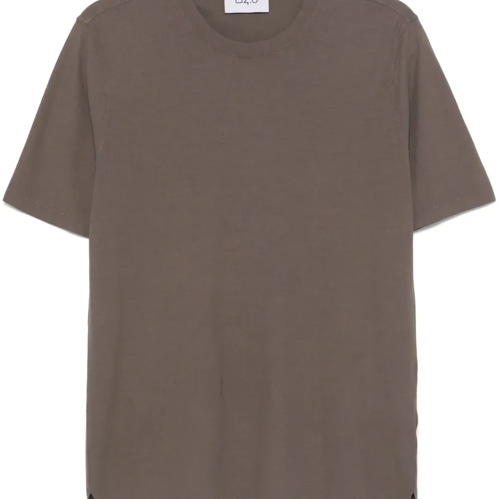 Футболка с круглым вырезом