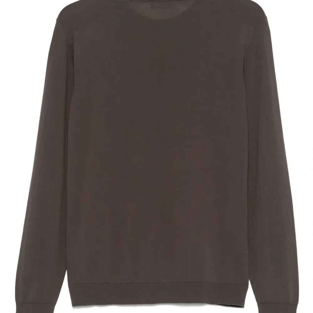 Футболка с круглым вырезом