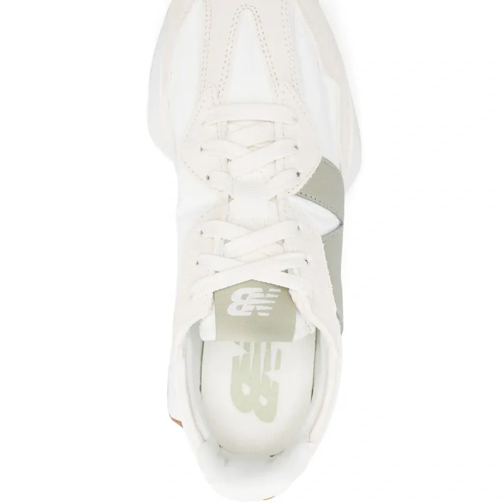 Кроссовки 327