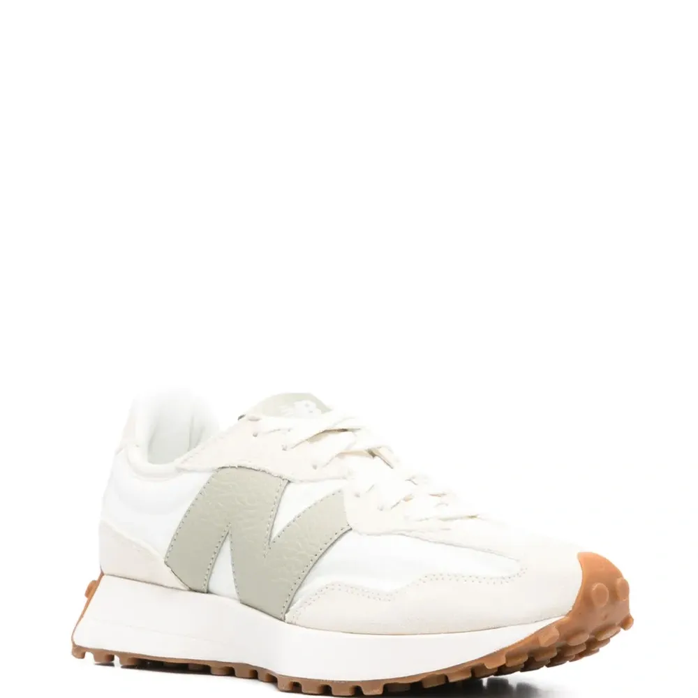 Кроссовки 327