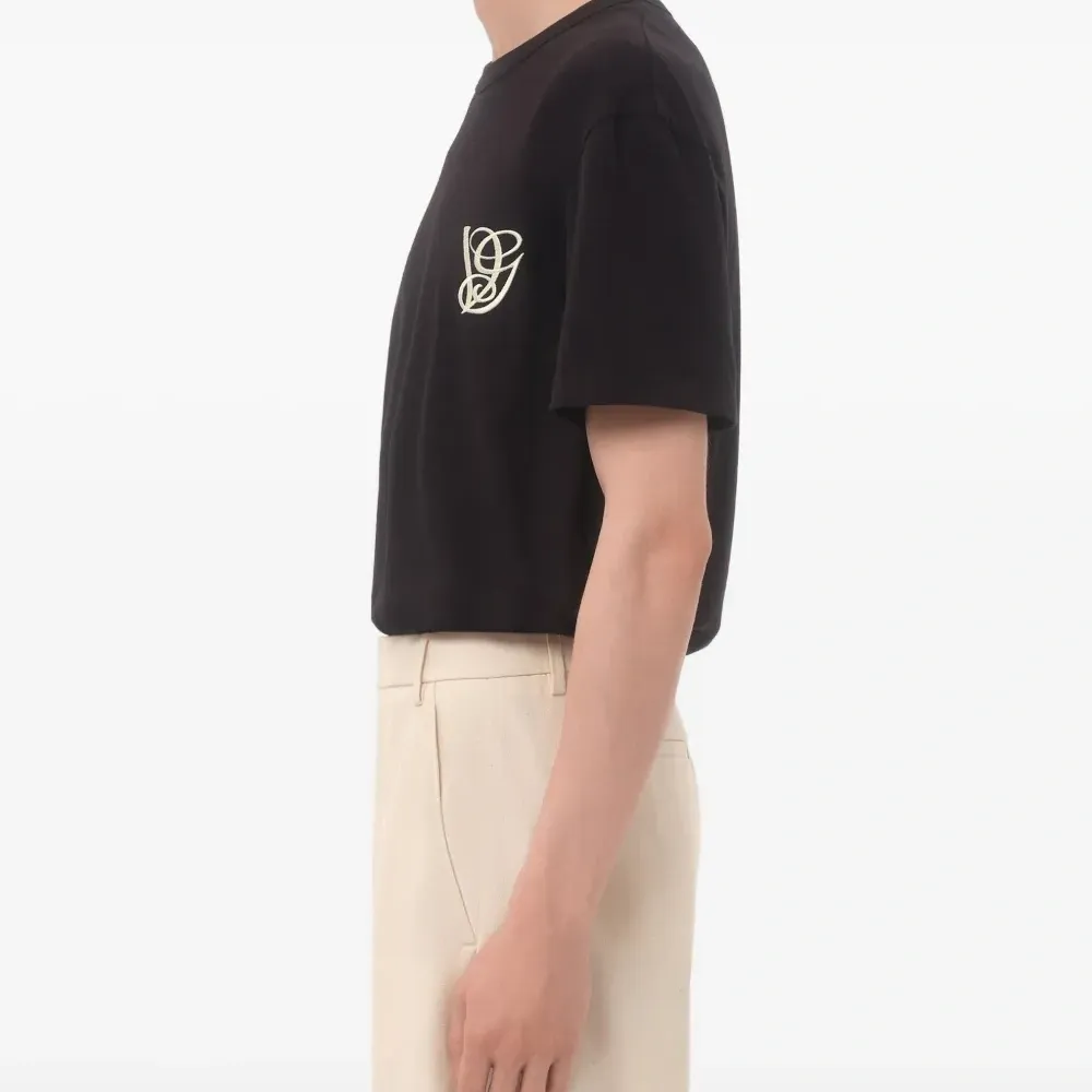 Футболка с вышитым логотипом Футболка с вышитым логотипом