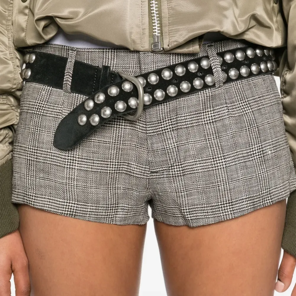 Короткие шорты строгого кроя