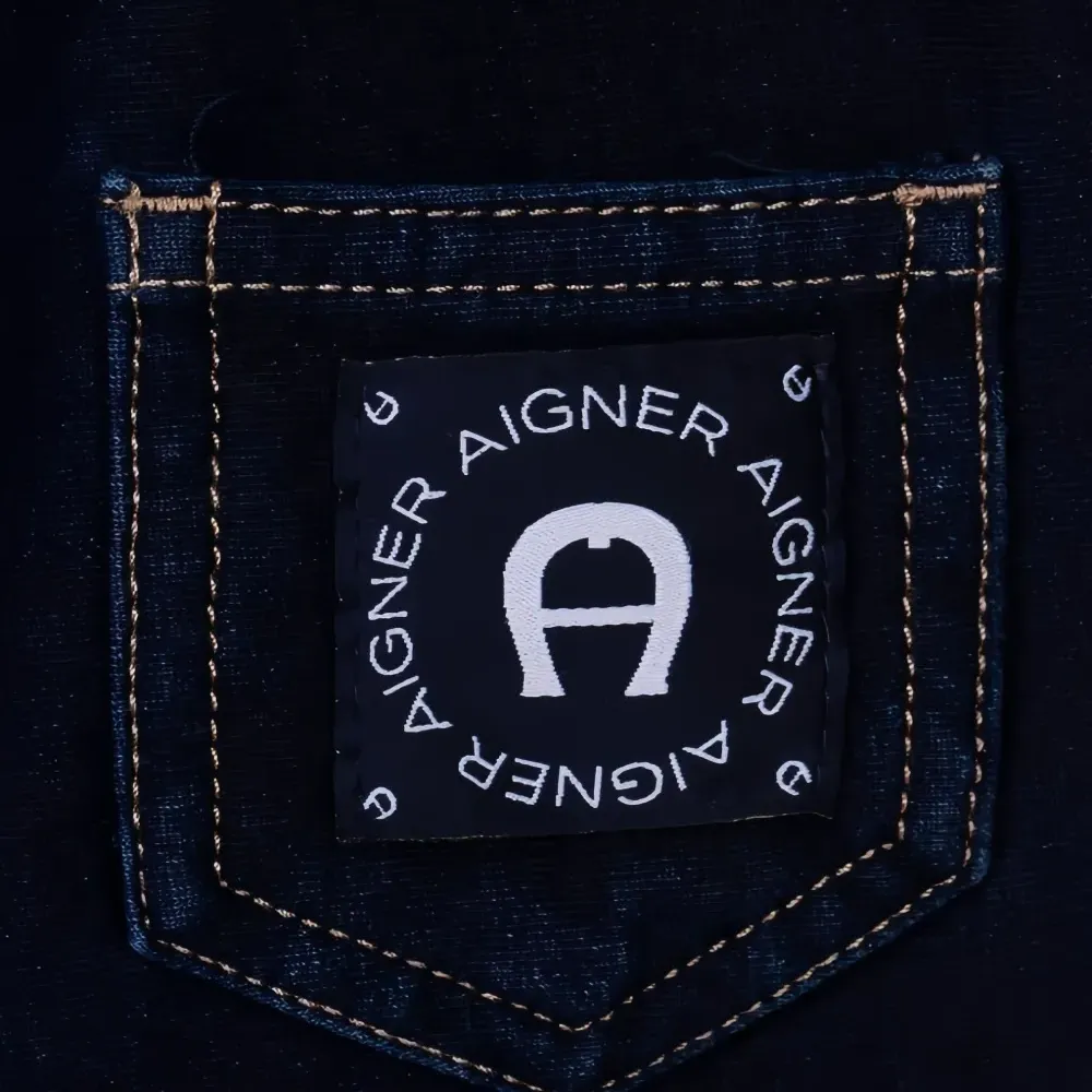 Брюки с кулиской и логотипом Брюки с кулиской и логотипом