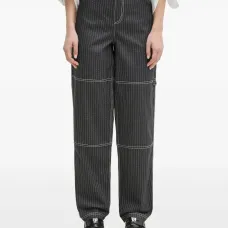 Брюки в тонкую полоску