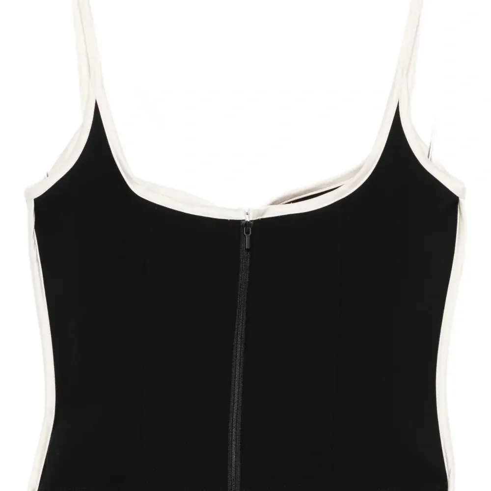 Бюстгальтер с вырезом в форме сердца