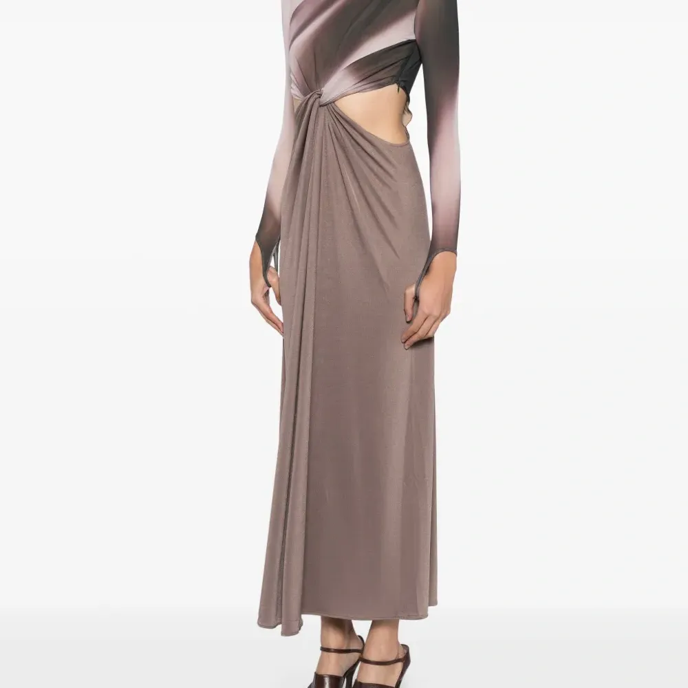 Платье макси с длинными рукавами