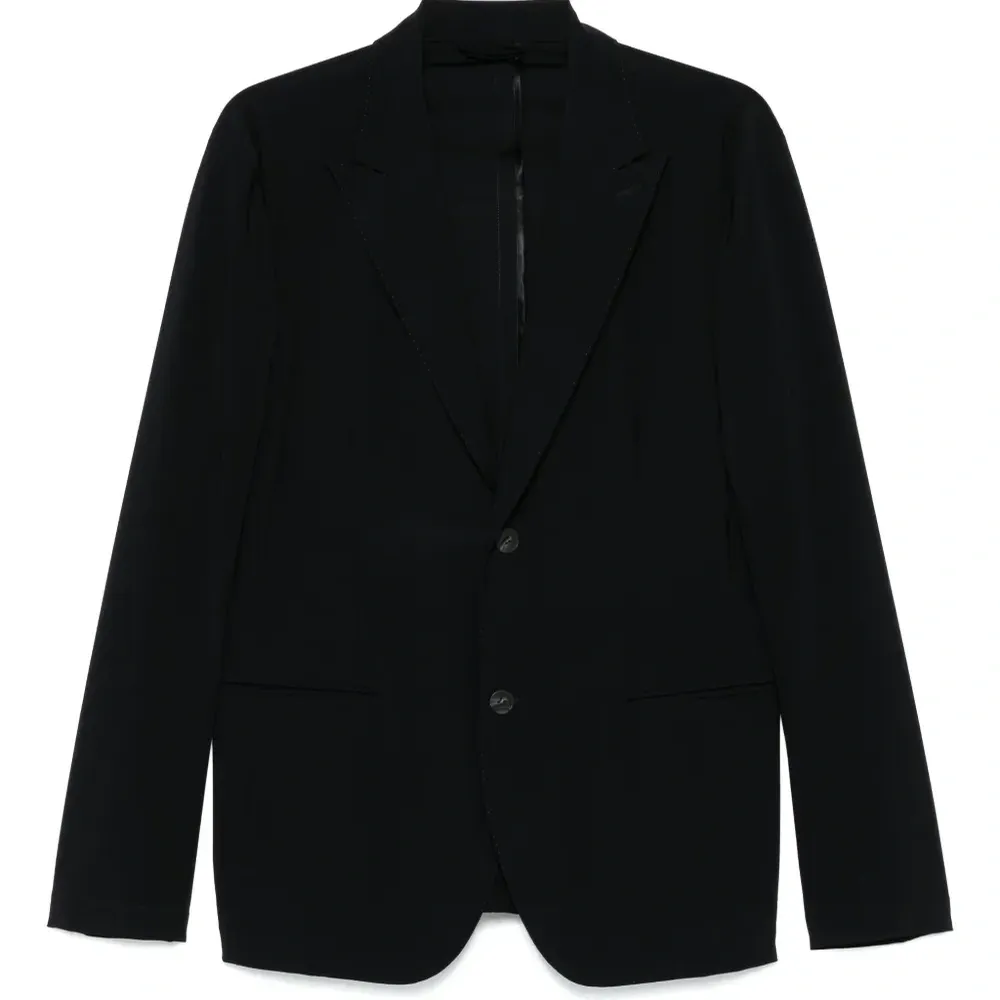 Блейзер с заостренными лацканами