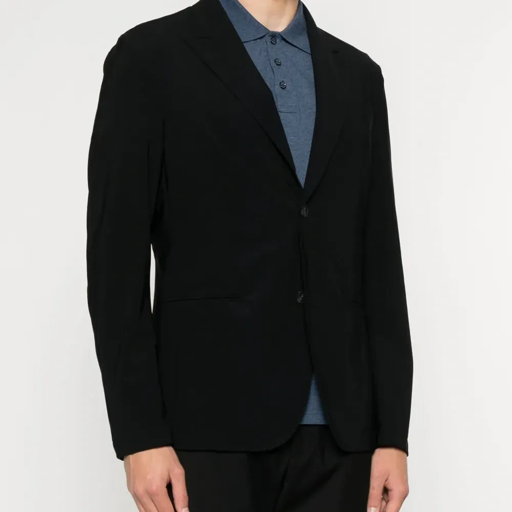 Блейзер с заостренными лацканами