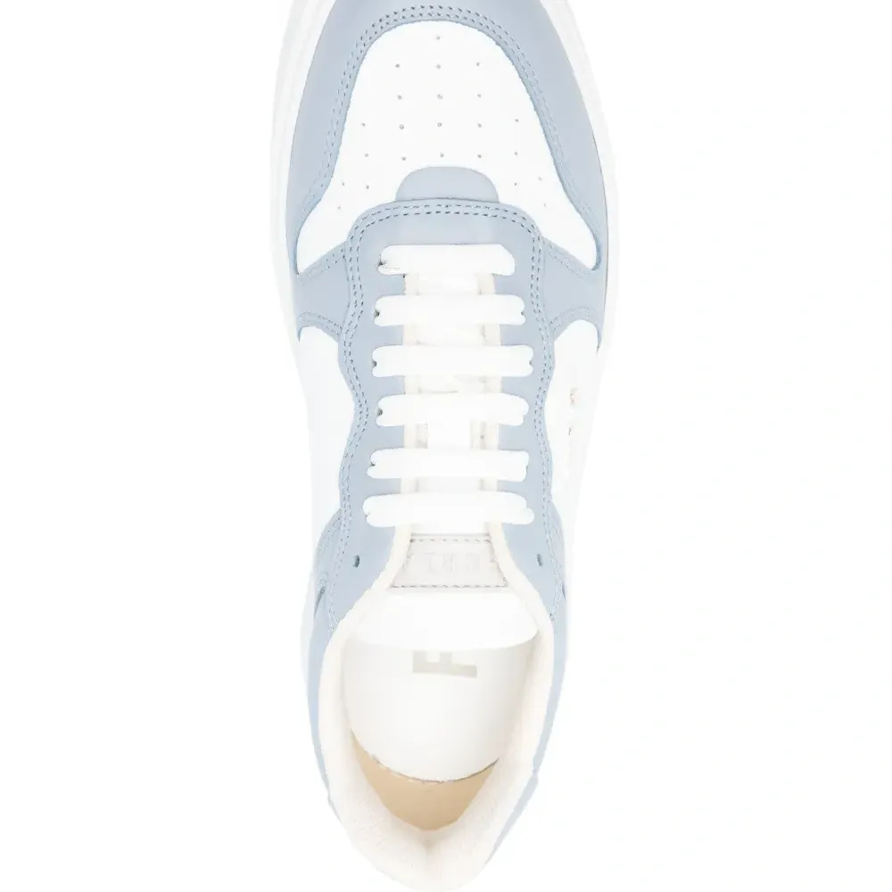 Кроссовки с логотипом