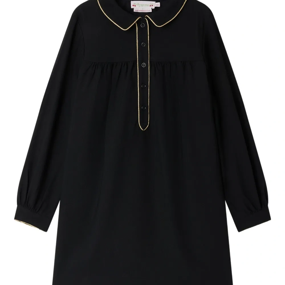 платье с длинными рукавами