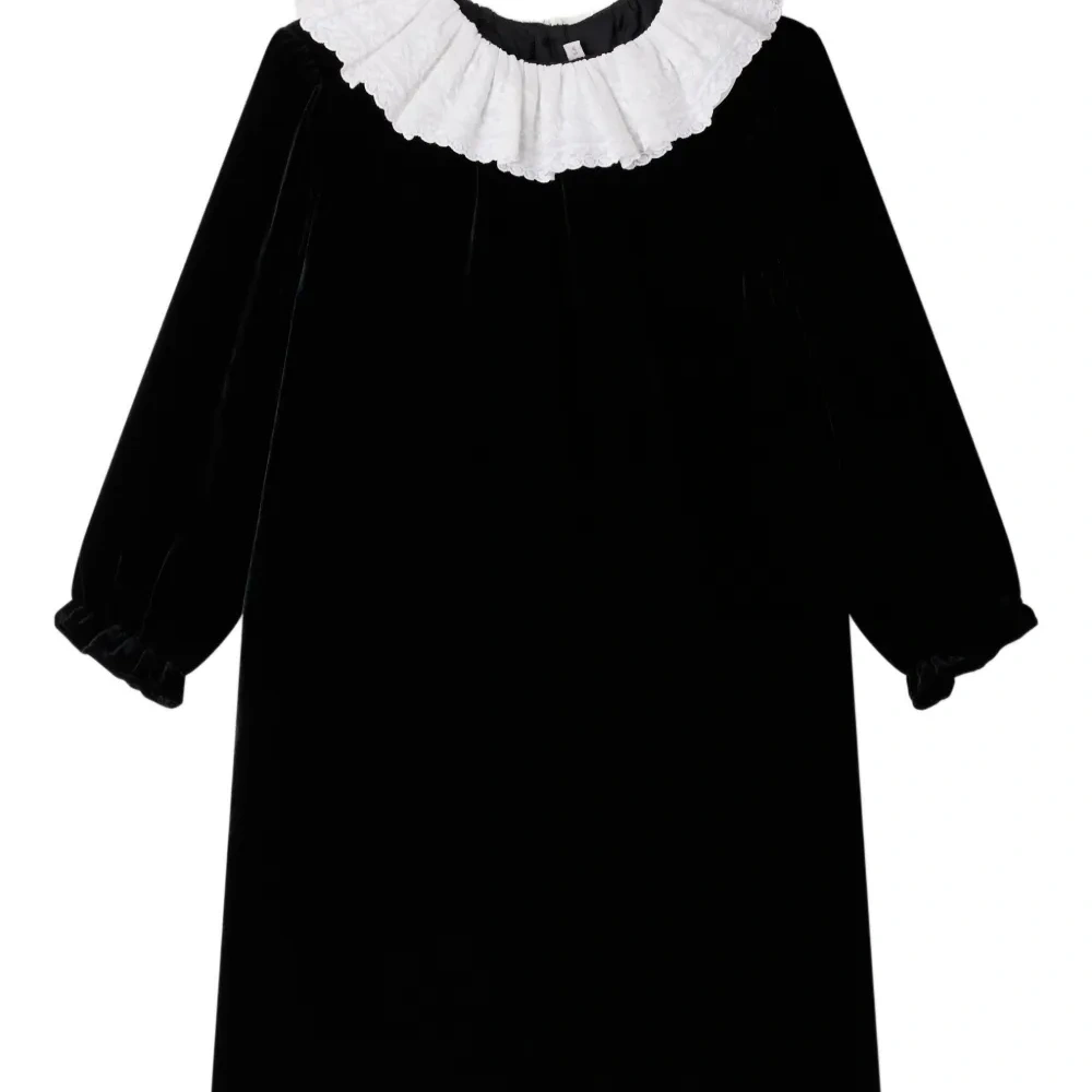 платье с кружевным воротником