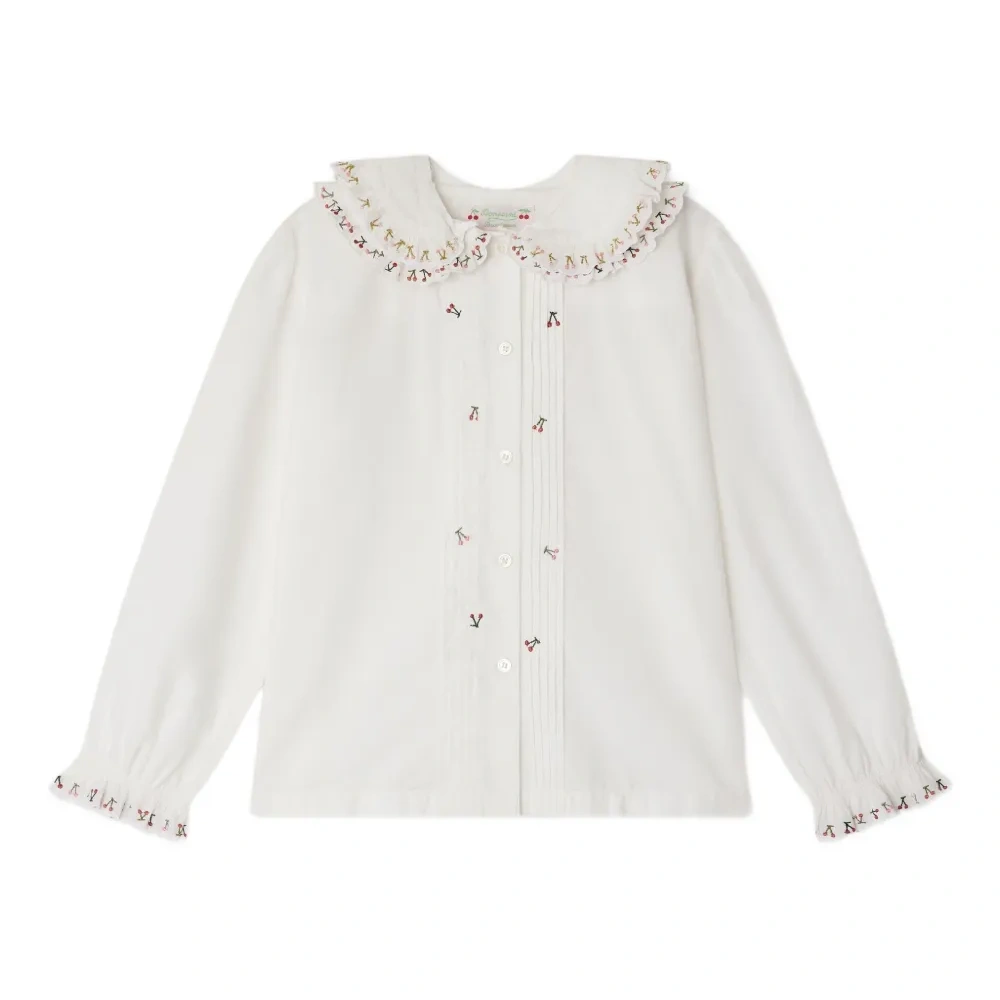 Блузка с оборками и вышивкой