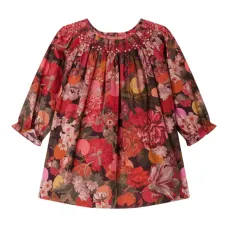 платье со сборками и цветочной вышивкой