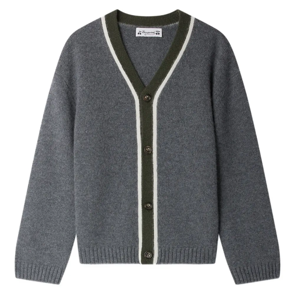 Кардиган на пуговицах с V-образным вырезом