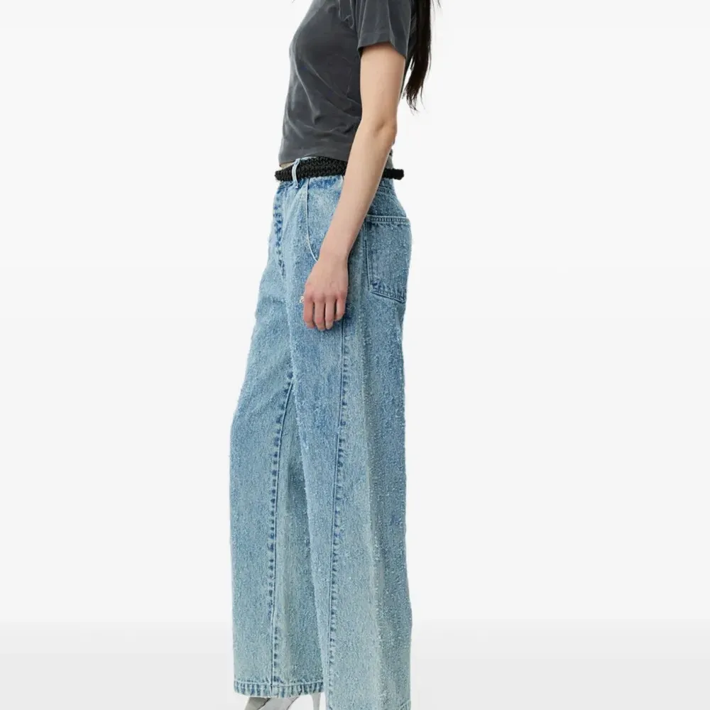 Прямые джинсы