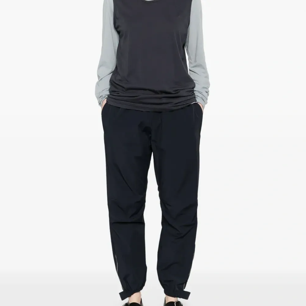 Двухслойная футболка Doria