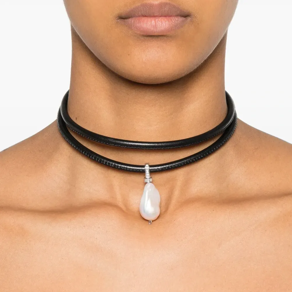 Колье с искусственным жемчугом