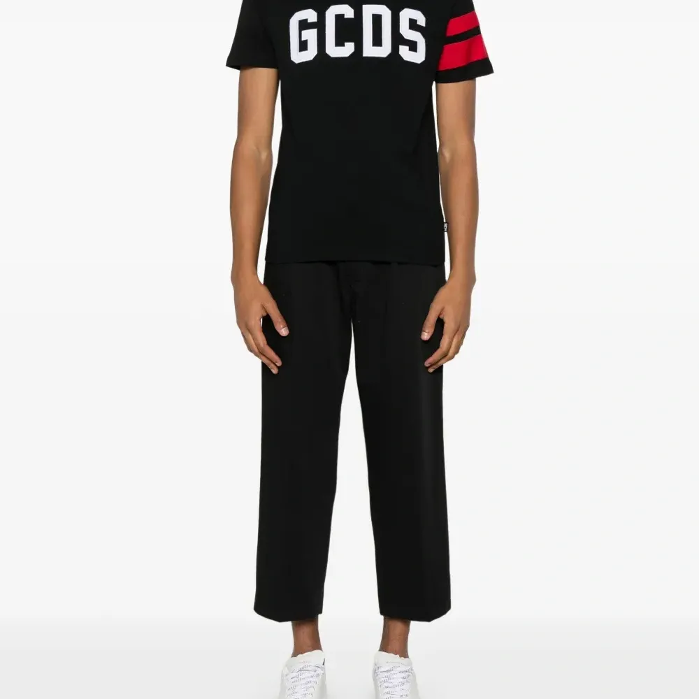 Футболка с логотипом