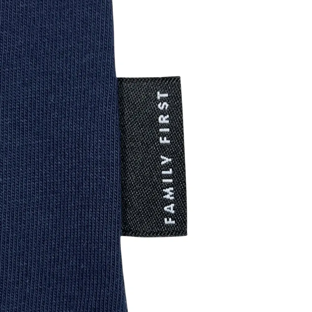 Футболка с цветочной вышивкой