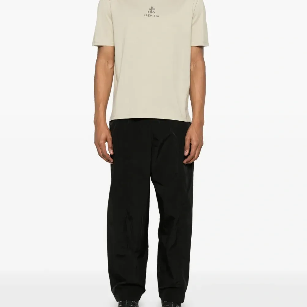 Футболка с круглым вырезом