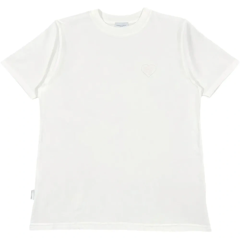 Футболка с вышитой надписью