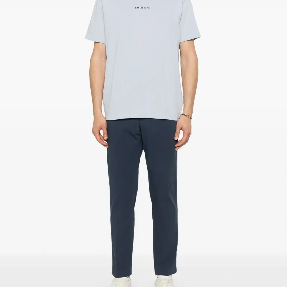 Футболка с логотипом