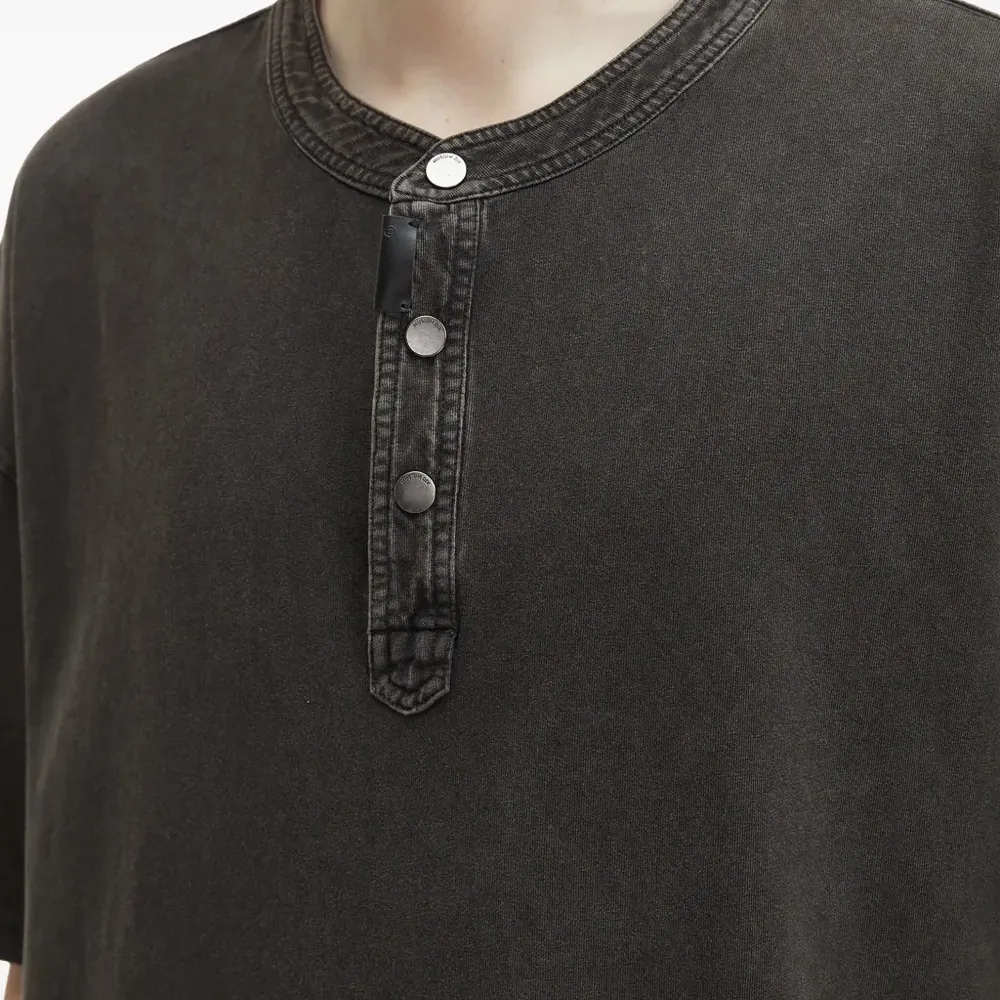 Футболка оверсайз с пуговицами